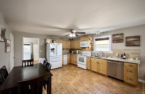 Baker City Apartment | Clark Street Charmer