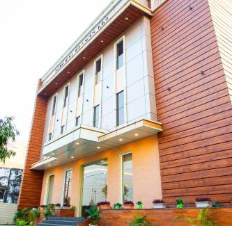 Palia Hotel | Clarks Inn Dudhwa