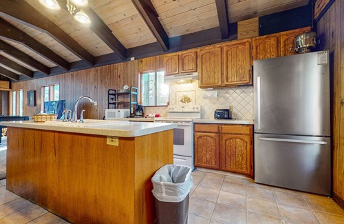 South Lake Tahoe House | Classic Charm in South Lake Tahoe Views of the Heavenly Mountain Slopes