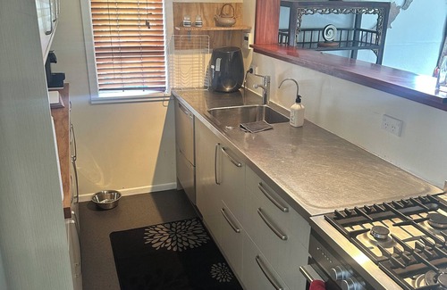 Raumati Beach House | Classic Kiwi Bach close to everything!