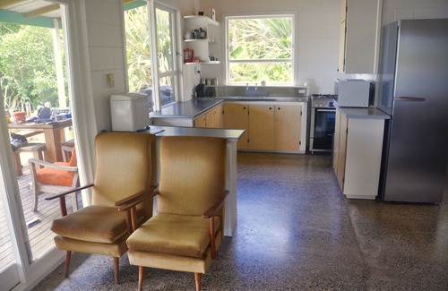 Te Tii House | Classic Kiwi Beach House at iconic white sandy bay-swim, kayak, fish, dive, walk