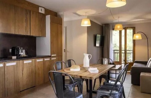 Claouey Apartment | Classic Lodge 2 Bedrooms 4 People