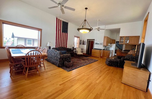 Clayton House | Clayton Savings Bank - One Block To Might Mississippi River!