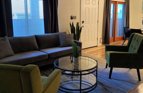 Fontana Condo | Clean Quiet Luxurious Condo