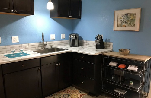 Green Meadows House | Clean & Spacious GARDEN SUITE~2 Bedroom & 1 Bath. Centrally located in Boulder.