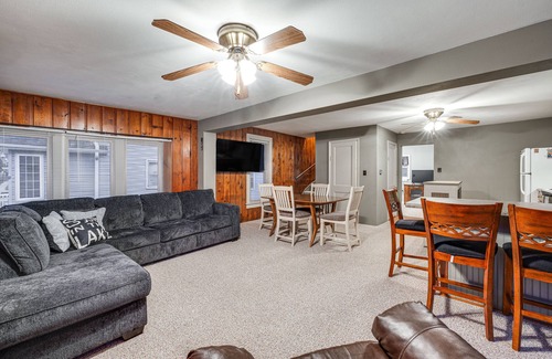 Clear Lake House | Clear Lake Vacation Rental: Walk to City Beach!