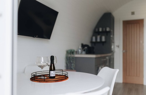 New Moat Cabin | Cleddau - Glamping Pod with Hot Tub Sleeping up to 4 Guests