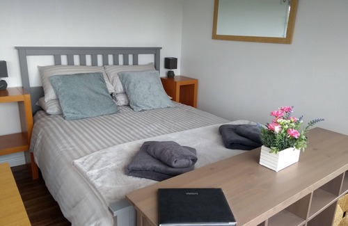 Dalry Cabin | Cleeves Cabins, Arran Luxury Lodge with hot tub