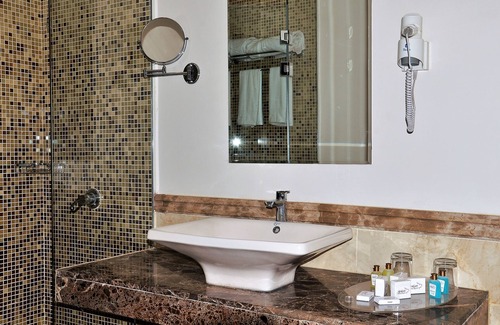 Qasr an-Nil Hotel | Cleopatra Hotel