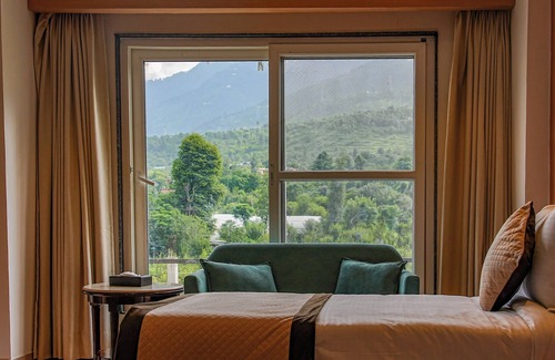 Mohal Hotel | Click Hotel Bhuntar,Kullu-Bhuntar Airport