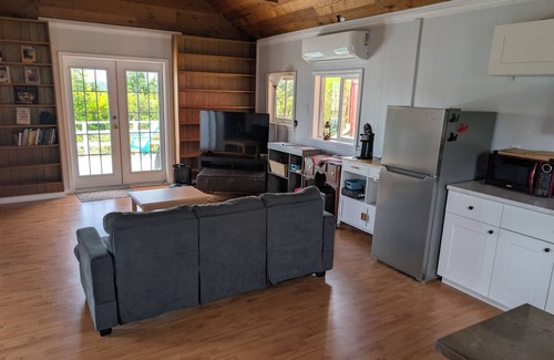 Alert Bay House | Cliff Haven on the Bay