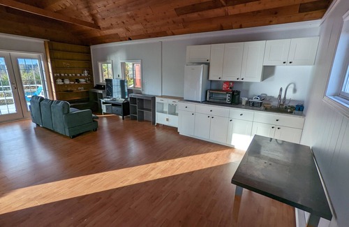 Alert Bay House | Cliff Haven on the Bay