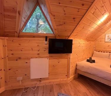 Bontddu Apartment | Clogau Tree House Hot tub &sauna