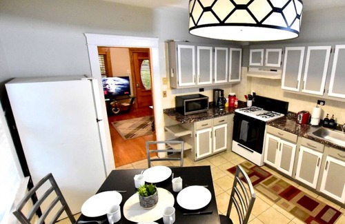 Lakewood House | Close Downtown,Ohio City,Rock Hall,Westside Market