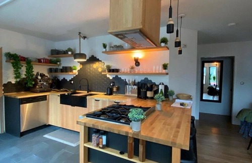 Juneau House | Close proximity to everything in Juneau! Newly remodeled house w 4Runner &Truck