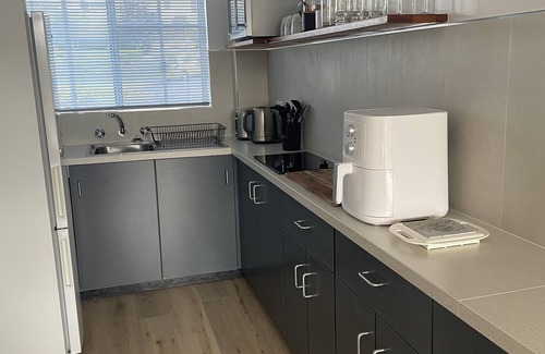 Forster Apartment | Close to Beach! renovated 2 bdr unit,quiet area only 400mtre to patrolled beach