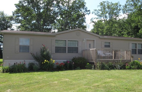 Markleton Cottage | Close to GAP Trail (3 mi), Ohiopyle (18 mi) & 7 Springs (15 mi)