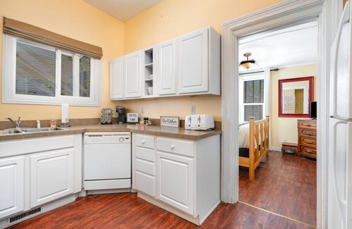 Michigan City Apartment | Close to the beach, 2 Bedroom, Pet Friendly