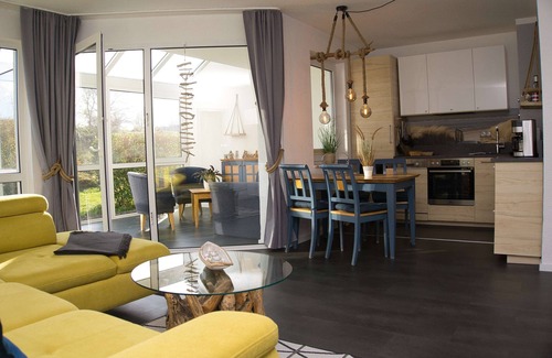 Lobbe Apartment | Close to the beach, winter garden, use of swimming pool and sauna - Strandhaus Mönchgut FeWo08