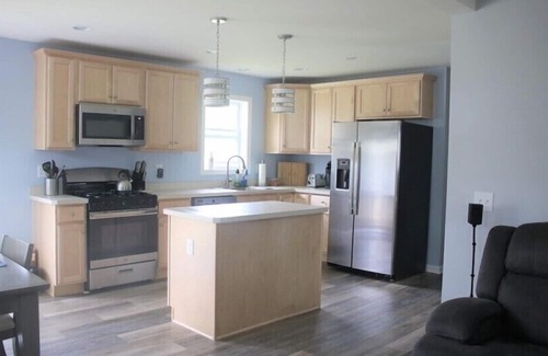 Gansevoort House | Close to the Race Track/Lake George