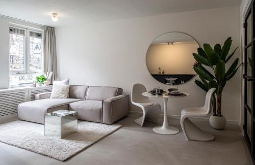 Dordrecht Apartment | Cloud Nine - romantic & design app in city center!