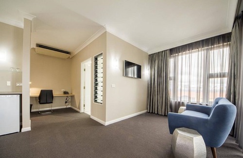Cowra Hotel | Club Cowra Motel
