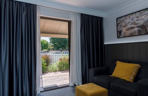 West Wyalong Hotel | Club Inn Motel