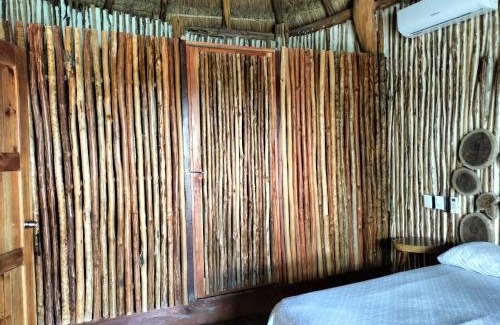 Xpujil House | coa de collar