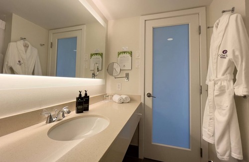 Regional District of Nanaimo Hotel | Coast Bastion Hotel