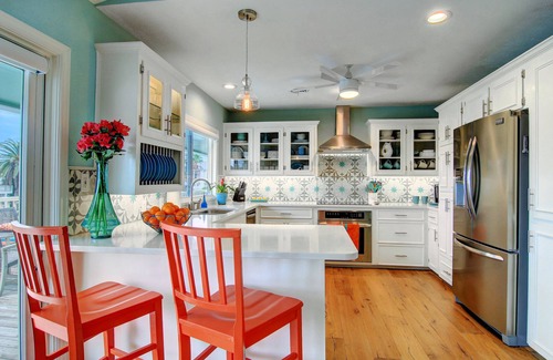 Key Allegro House | Coastal, Bright and Cheery, Key Allegro Waterfront Canal + Heated Private Pool