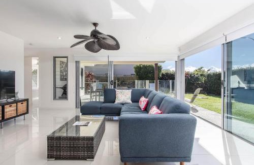 Kingscliff House | Coastal Charm on Casuarina Way