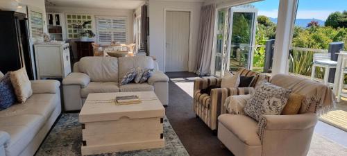 Pohara House | Coastal Chic in Pohara