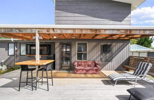 Foxton Beach House | Coastal Comfort - Foxton Beach Holiday Home