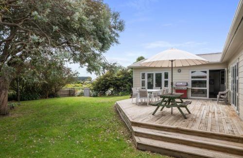 Waitarere Beach House | Coastal Family Escape - Waitarere Beach Retreat