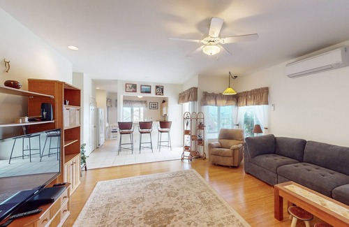 Sunset Ridge House | Coastal family retreat with golf, shared pool, tennis & pickleball, WiFi, A/C
