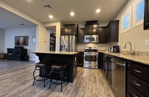 Folsom House | Coastal Vibes Cal King Bed Trails