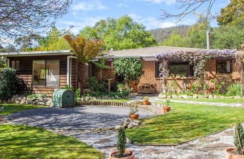 Cuckoo House | Cockatoo Hill - The writers retreat