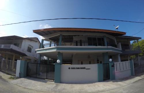 Kampung Gong Pauh House | CoCo Fun House Kemaman with Pool and Bathtub