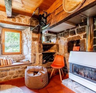 Labastide-sur-Besorgues House | Cocon avec jacuzzi