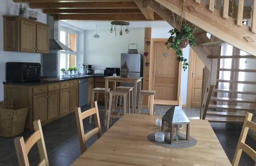 Ramonchamp House | Cocooning spirit" gîte close to hiking trails and cycle path.