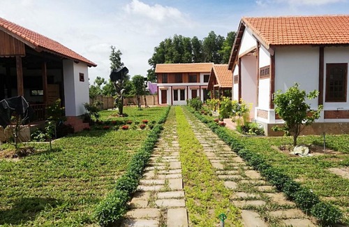 Dat Do House | CocoPalm Villa near Beach - Palm Room