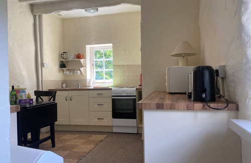 Caerdeon Cottage | Coedmor Cottage, Romantic Cottage set in Snowdonia National Park