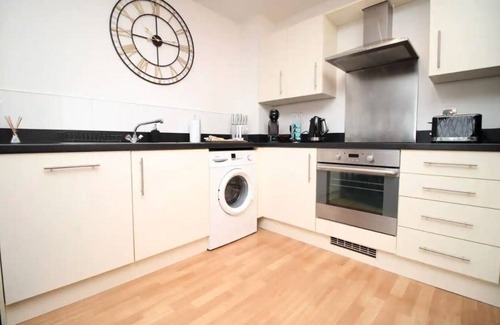 Butetown Apartment | Cohost Partners | Modern 2BR Apt | River Views