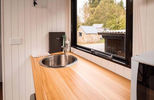 Waitahuna House | Colca Creek Tiny House by Tiny Away