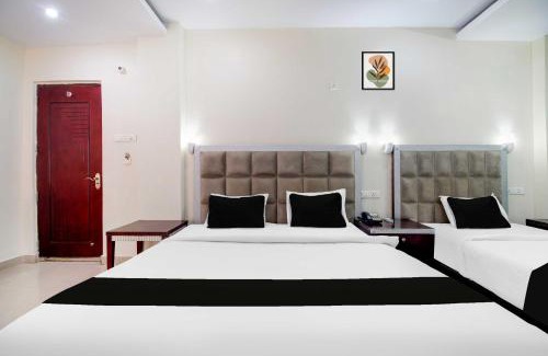 Gajuwaka Hotel | Collection O CMR Mall Gajuwaka