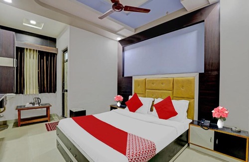 Visnagar Hotel | Collection O Hotel Shiv Villa
