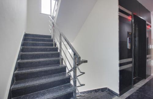 Manikonda Hotel | Collection O SIRI GRAND INN