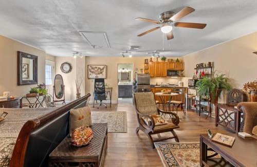 College Park House | College Park-Orlando 5Star Villa Oasis - Home Away From Home - QUIET Neighborhood-PRIVATE Botanical Courtyard - mins from EOLA,DT, Winter Park - Free Parking & EV Plug In