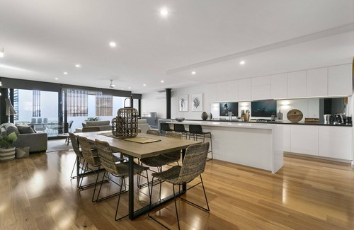 Sorrento Apartment | COLLINS Q1 LUXURY APARTMENT IN THE HEART OF SORRENTO VILLAGE