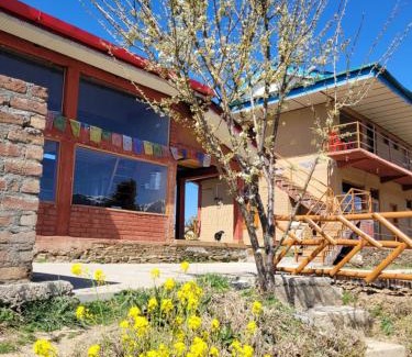 Jogindarnagar Bed & Breakfast | Colonel's Barot Highland Retreat